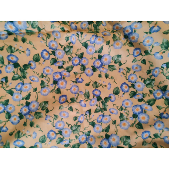 9 yards of Floral Crafting Fabric 3 Patterns - Picture 5 of 5
